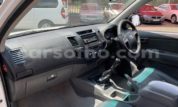 Acheter Occasion Voiture Toyota Hilux Blanc à Butha Buthe, Butha-Buthe Acheter Occasion Voiture Toyota Hilux Blanc à Butha Buthe, Butha-Buthe