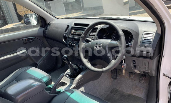 Acheter Occasion Voiture Toyota Hilux Blanc à Butha Buthe, Butha-Buthe Acheter Occasion Voiture Toyota Hilux Blanc à Butha Buthe, Butha-Buthe