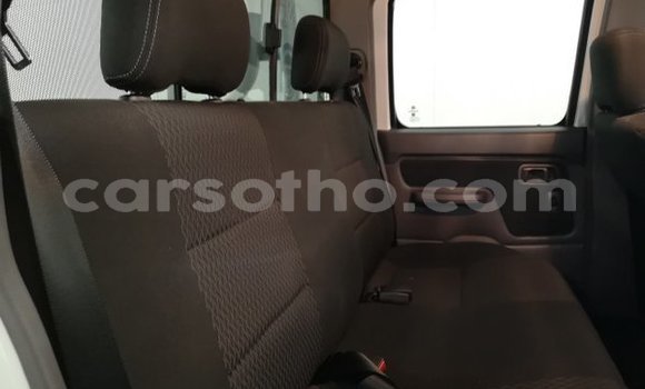 اشتري مستعمل Nissan NP 300 Green سيارة في Maputsoe في Leribe اشتري مستعمل Nissan NP 300 Green سيارة في Maputsoe في Leribe