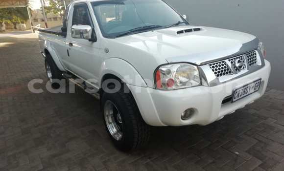 Buy Used Nissan NP 300 Green Car in Maputsoa in Leribe Buy Used Nissan NP 300 Green Car in Maputsoa in Leribe