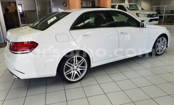 Buy Used Mercedes-Benz E–Class Green Car in Mohale's Hoek in Mohale's Hoek Buy Used Mercedes-Benz E–Class Green Car in Mohale's Hoek in Mohale's Hoek