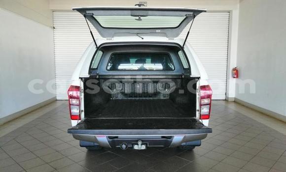 Sayi Na hannu Isuzu D–MAX White Mota in Maseru a Maseru Sayi Na hannu Isuzu D–MAX White Mota in Maseru a Maseru