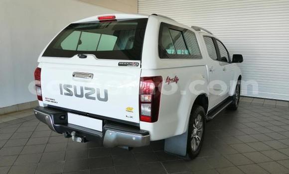 Sayi Na hannu Isuzu D–MAX White Mota in Maseru a Maseru Sayi Na hannu Isuzu D–MAX White Mota in Maseru a Maseru