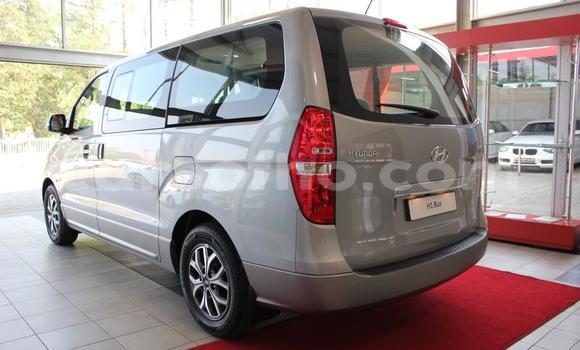 Sayi Na hannu Hyundai H1 Silver Mota in Maseru a Maseru Sayi Na hannu Hyundai H1 Silver Mota in Maseru a Maseru