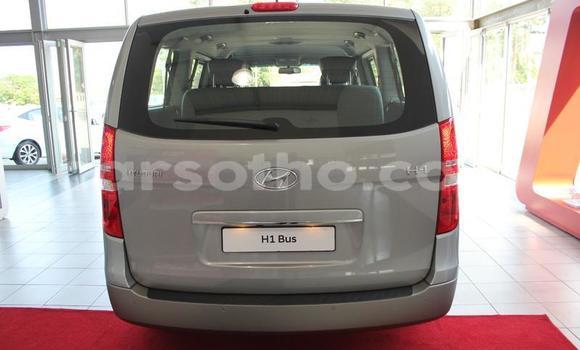 Sayi Na hannu Hyundai H1 Silver Mota in Maseru a Maseru Sayi Na hannu Hyundai H1 Silver Mota in Maseru a Maseru