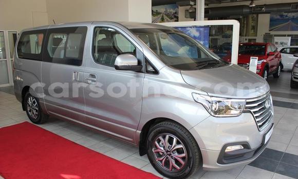 Sayi Na hannu Hyundai H1 Silver Mota in Maseru a Maseru Sayi Na hannu Hyundai H1 Silver Mota in Maseru a Maseru