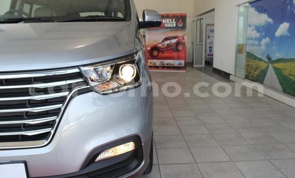 Sayi Na hannu Hyundai H1 Silver Mota in Maseru a Maseru Sayi Na hannu Hyundai H1 Silver Mota in Maseru a Maseru