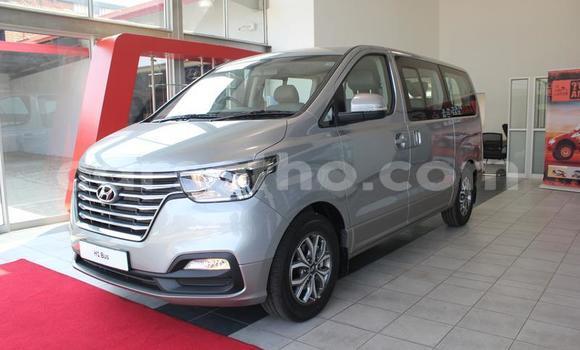 Sayi Na hannu Hyundai H1 Silver Mota in Maseru a Maseru Sayi Na hannu Hyundai H1 Silver Mota in Maseru a Maseru