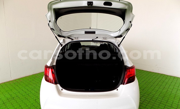اشتري مستعمل Toyota Yaris White سيارة في Butha Buthe في Butha-Buthe اشتري مستعمل Toyota Yaris White سيارة في Butha Buthe في Butha-Buthe