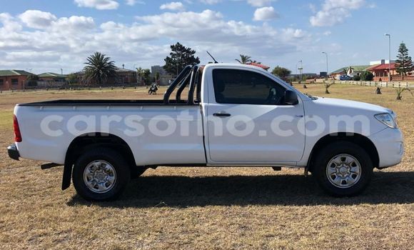 اشتري مستعمل Toyota Hilux White سيارة في Maseru في Maseru اشتري مستعمل Toyota Hilux White سيارة في Maseru في Maseru