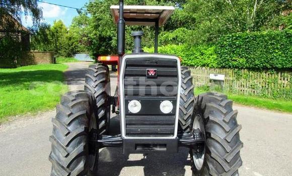 Sayi Na hannu Man Silent Red Babbar mota in Maseru a Maseru Sayi Na hannu Man Silent Red Babbar mota in Maseru a Maseru