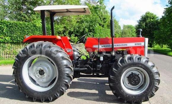 Sayi Na hannu Man Silent Red Babbar mota in Maseru a Maseru Sayi Na hannu Man Silent Red Babbar mota in Maseru a Maseru