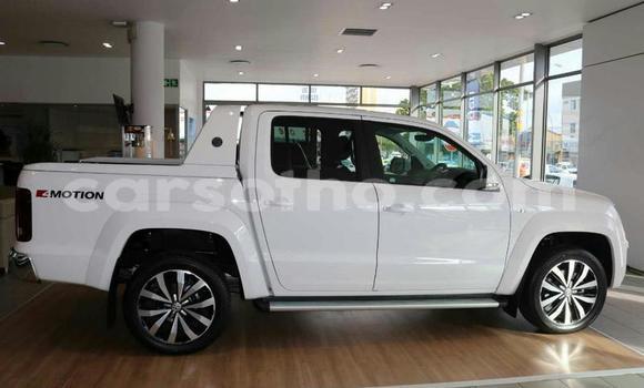 Sayi Na hannu Volkswagen Amarok White Mota in Maseru a Maseru Sayi Na hannu Volkswagen Amarok White Mota in Maseru a Maseru