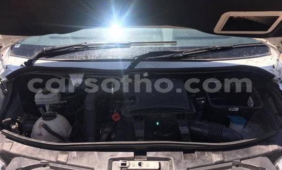 Buy Used Mercedes-Benz W123 White Car in Maseru in Maseru Buy Used Mercedes-Benz W123 White Car in Maseru in Maseru