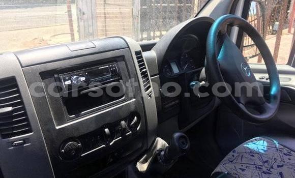 Buy Used Mercedes-Benz W123 White Car in Maseru in Maseru Buy Used Mercedes-Benz W123 White Car in Maseru in Maseru