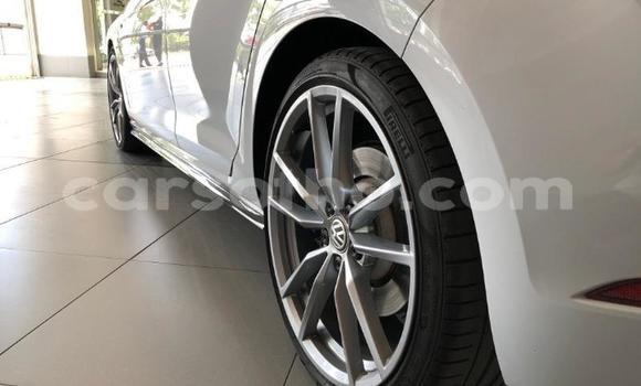 Sayi Na hannu Volkswagen Golf R White Mota in Maseru a Maseru Sayi Na hannu Volkswagen Golf R White Mota in Maseru a Maseru