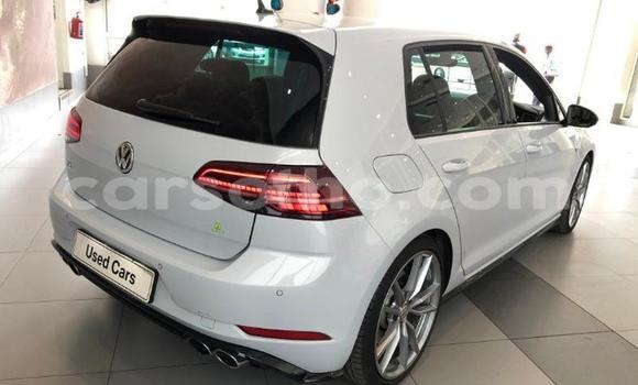 Sayi Na hannu Volkswagen Golf R White Mota in Maseru a Maseru Sayi Na hannu Volkswagen Golf R White Mota in Maseru a Maseru