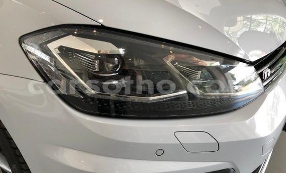 Sayi Na hannu Volkswagen Golf R White Mota in Maseru a Maseru Sayi Na hannu Volkswagen Golf R White Mota in Maseru a Maseru