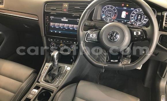 Sayi Na hannu Volkswagen Golf R White Mota in Maseru a Maseru Sayi Na hannu Volkswagen Golf R White Mota in Maseru a Maseru