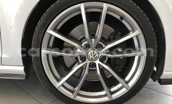 Sayi Na hannu Volkswagen Golf R White Mota in Maseru a Maseru Sayi Na hannu Volkswagen Golf R White Mota in Maseru a Maseru
