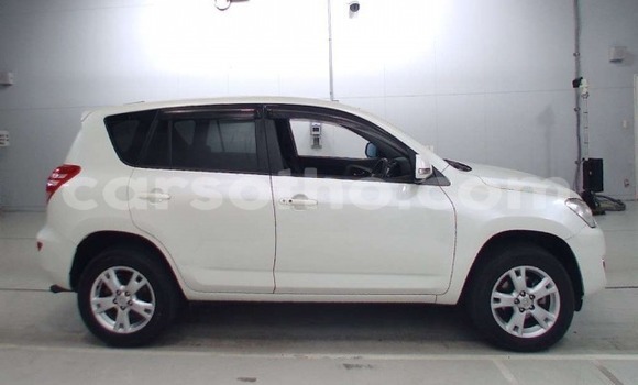 Acheter Occasion Voiture Toyota RAV4 Blanc à Maputsoe, Leribe Acheter Occasion Voiture Toyota RAV4 Blanc à Maputsoe, Leribe