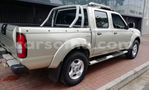 Sayi Na hannu Nissan Hardbody Silver Mota in Maseru a Maseru Sayi Na hannu Nissan Hardbody Silver Mota in Maseru a Maseru