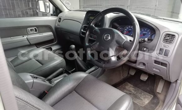 Sayi Na hannu Nissan Hardbody Silver Mota in Maseru a Maseru Sayi Na hannu Nissan Hardbody Silver Mota in Maseru a Maseru