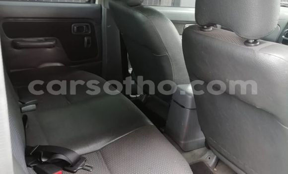 Sayi Na hannu Nissan Hardbody Silver Mota in Maseru a Maseru Sayi Na hannu Nissan Hardbody Silver Mota in Maseru a Maseru