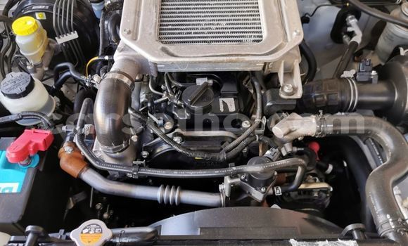 Sayi Na hannu Nissan Hardbody White Mota in Maseru a Maseru Sayi Na hannu Nissan Hardbody White Mota in Maseru a Maseru