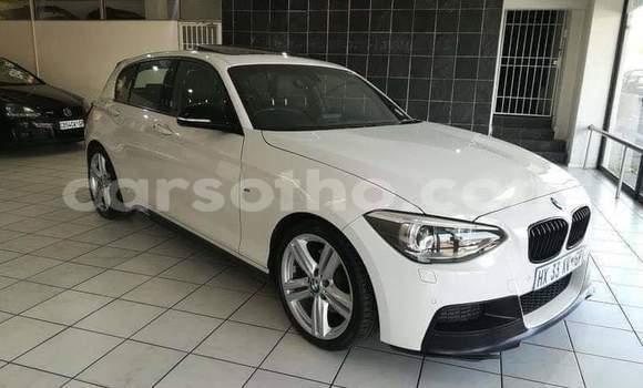 Acheter Occasion Voiture BMW 1–Series Blanc à Thaba–Tseka, Mafeteng Acheter Occasion Voiture BMW 1–Series Blanc à Thaba–Tseka, Mafeteng
