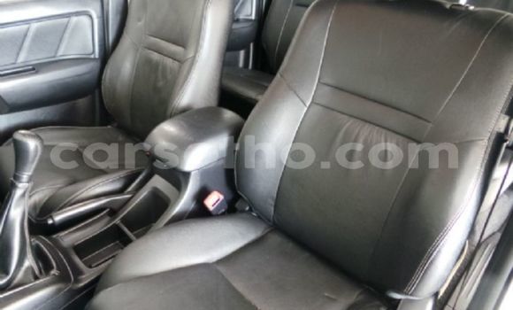 Sayi Na hannu Toyota Hilux White Mota in Maseru a Maseru Sayi Na hannu Toyota Hilux White Mota in Maseru a Maseru