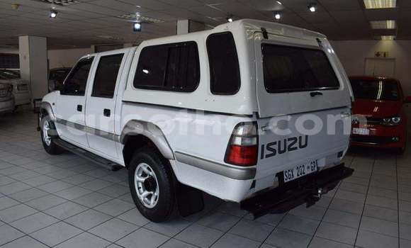 Buy Used Isuzu KB White Car in Maputsoe in Leribe Buy Used Isuzu KB White Car in Maputsoe in Leribe
