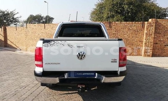 Buy Used Volkswagen Amarok White Car in Maputsoe in Leribe Buy Used Volkswagen Amarok White Car in Maputsoe in Leribe