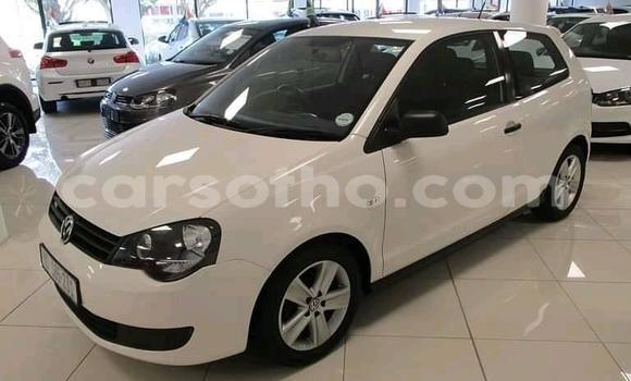 Sayi Na hannu Volkswagen Polo White Mota in Maseru a Maseru Sayi Na hannu Volkswagen Polo White Mota in Maseru a Maseru