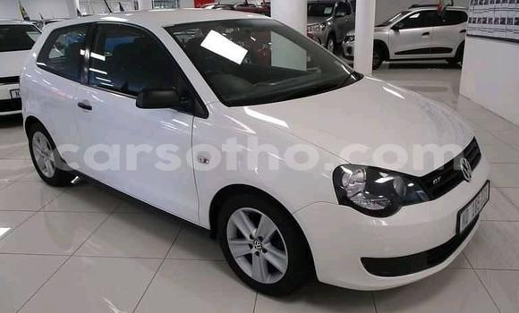 Sayi Na hannu Volkswagen Polo White Mota in Maseru a Maseru Sayi Na hannu Volkswagen Polo White Mota in Maseru a Maseru