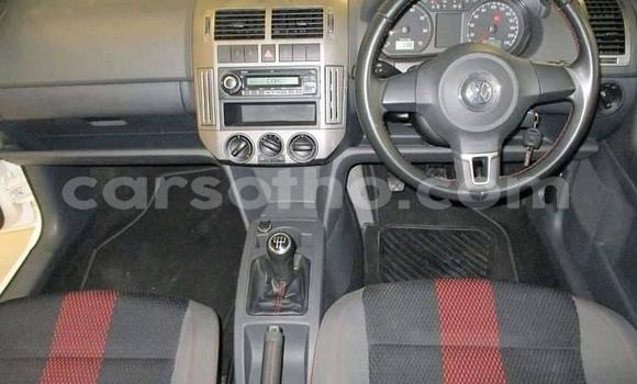 Sayi Na hannu Volkswagen Polo White Mota in Maseru a Maseru Sayi Na hannu Volkswagen Polo White Mota in Maseru a Maseru