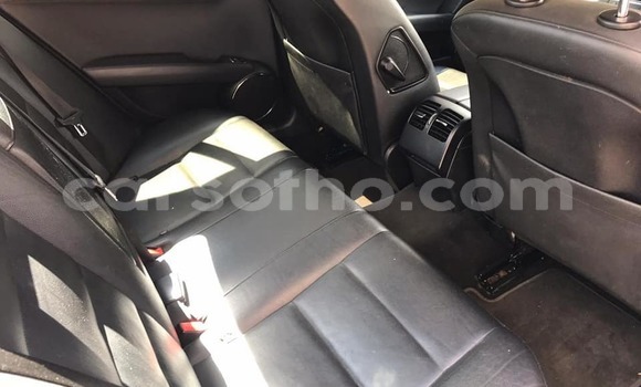 Sayi Na hannu Mercedes-Benz C–Class Silver Mota in Maseru a Maseru Sayi Na hannu Mercedes-Benz C–Class Silver Mota in Maseru a Maseru