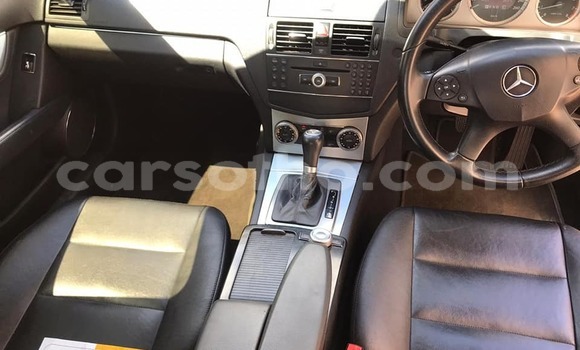 Sayi Na hannu Mercedes-Benz C–Class Silver Mota in Maseru a Maseru Sayi Na hannu Mercedes-Benz C–Class Silver Mota in Maseru a Maseru