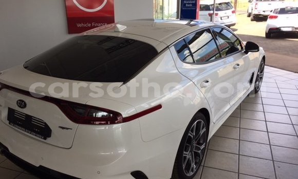 Acheter Occasion Voiture Kia Stinger Blanc à Maputsoa, Leribe Acheter Occasion Voiture Kia Stinger Blanc à Maputsoa, Leribe