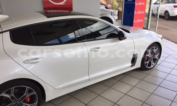 Acheter Occasion Voiture Kia Stinger Blanc à Maputsoa, Leribe Acheter Occasion Voiture Kia Stinger Blanc à Maputsoa, Leribe