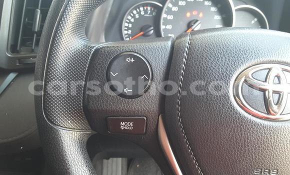 Acheter Occasion Voiture Toyota RAV4 Blanc à Butha–Buthe, Thaba-Tseka Acheter Occasion Voiture Toyota RAV4 Blanc à Butha–Buthe, Thaba-Tseka