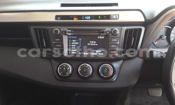 Acheter Occasion Voiture Toyota RAV4 Blanc à Butha–Buthe, Thaba-Tseka Acheter Occasion Voiture Toyota RAV4 Blanc à Butha–Buthe, Thaba-Tseka