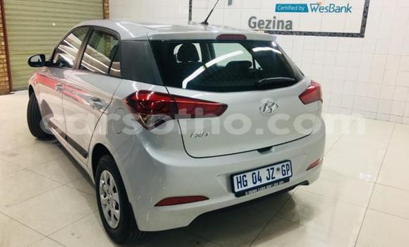 اشتري مستعمل Hyundai i20 Silver سيارة في Mafeteng في Mafeteng اشتري مستعمل Hyundai i20 Silver سيارة في Mafeteng في Mafeteng