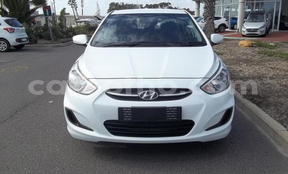 اشتري مستعمل Hyundai Accent White سيارة في Maputsoe في Leribe اشتري مستعمل Hyundai Accent White سيارة في Maputsoe في Leribe