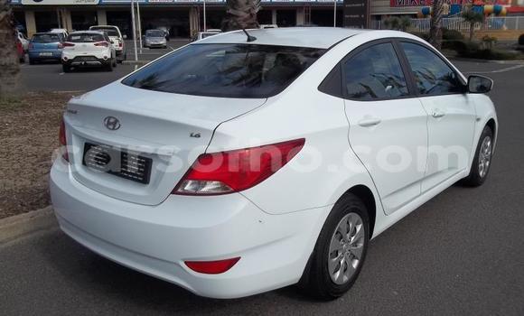 اشتري مستعمل Hyundai Accent White سيارة في Maputsoe في Leribe اشتري مستعمل Hyundai Accent White سيارة في Maputsoe في Leribe