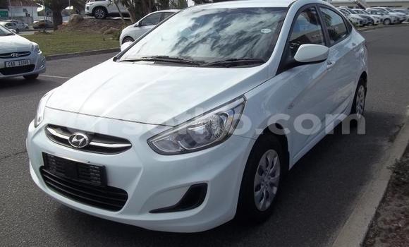 اشتري مستعمل Hyundai Accent White سيارة في Maputsoe في Leribe اشتري مستعمل Hyundai Accent White سيارة في Maputsoe في Leribe