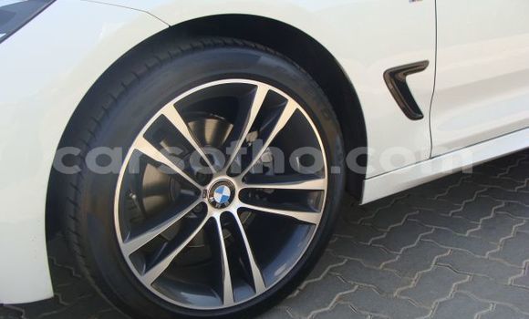 Sayi Na hannu BMW 3–Series White Mota in Roma a Maseru Sayi Na hannu BMW 3–Series White Mota in Roma a Maseru