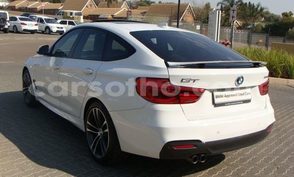 Sayi Na hannu BMW 3–Series White Mota in Roma a Maseru Sayi Na hannu BMW 3–Series White Mota in Roma a Maseru