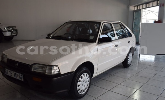 اشتري مستعمل Mazda 323 Green سيارة في Maseru في Maseru اشتري مستعمل Mazda 323 Green سيارة في Maseru في Maseru