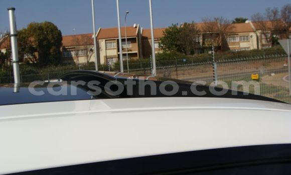 Sayi Na hannu BMW 3–Series White Mota in Roma a Maseru Sayi Na hannu BMW 3–Series White Mota in Roma a Maseru